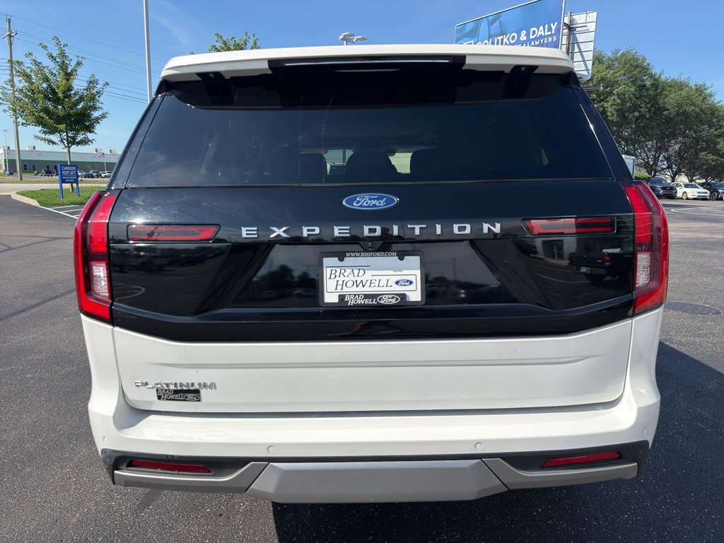 Used 2025 Ford Expedition Platinum w/ Driver's Package AWD/4WD image 7