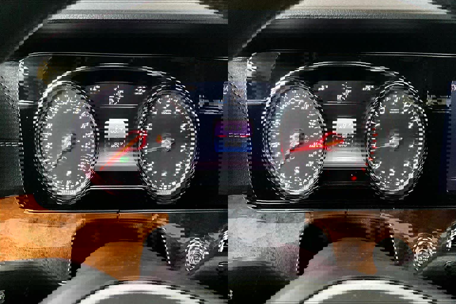 Used 2018 Mercedes-Benz E 300 4MATIC image 26