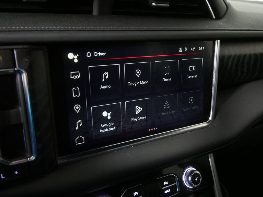 Used 2024 GMC Yukon Denali w/ Advanced Technology Package AWD/4WD image 32