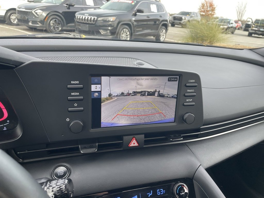 Used 2025 Hyundai Elantra Sport image 16