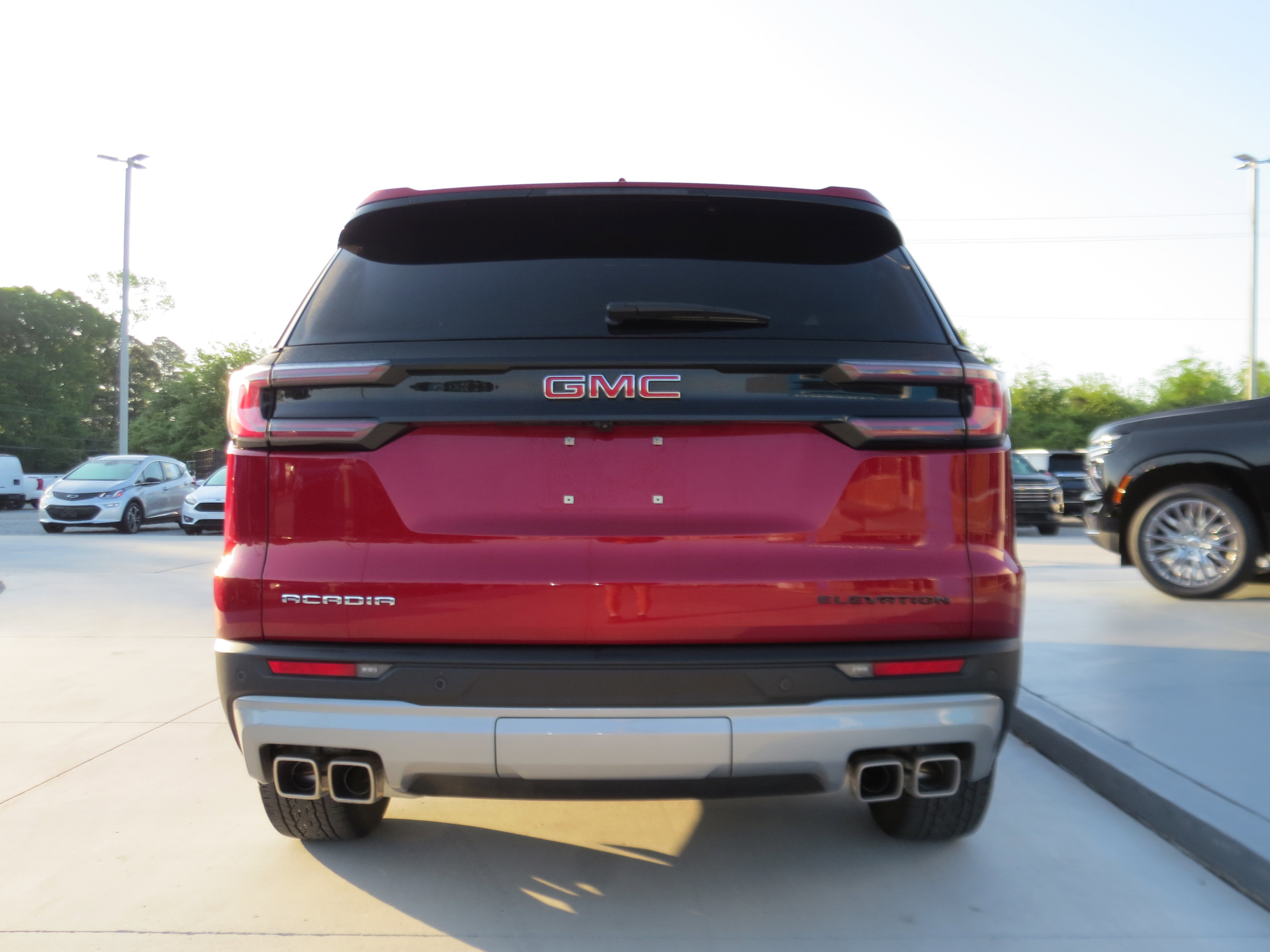 Used 2024 GMC Acadia Elevation image 4