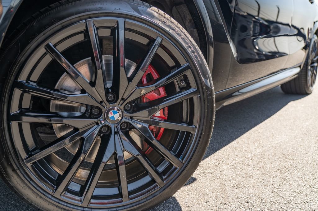 Used 2023 BMW X6 M50i w/ Executive Package image 3