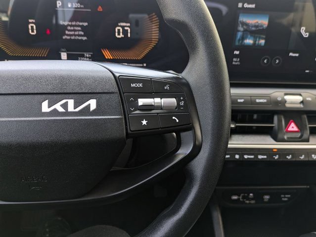 Used 2025 Kia K4 FWD image 25