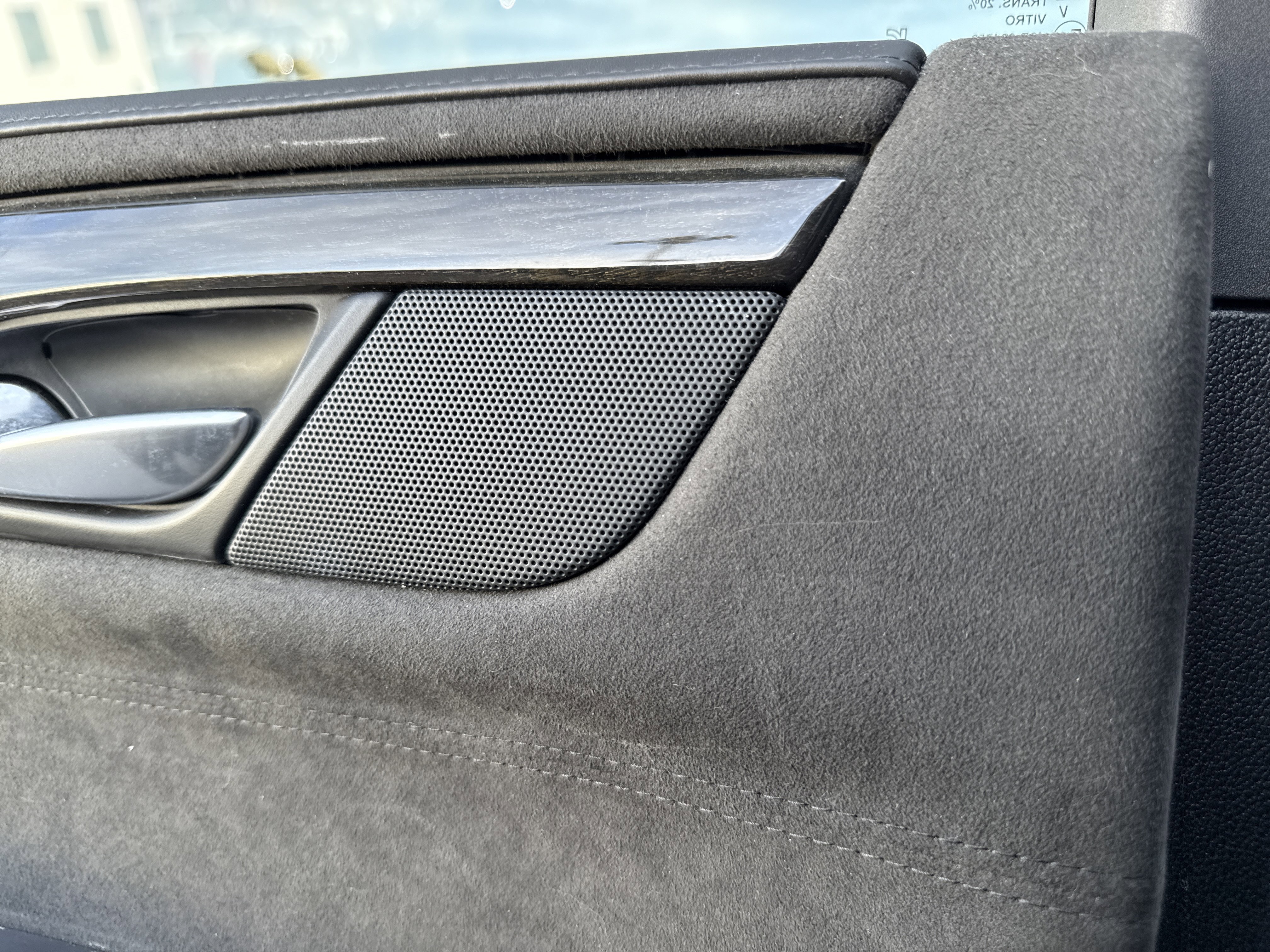 Used 2019 Cadillac Escalade ESV Platinum image 31