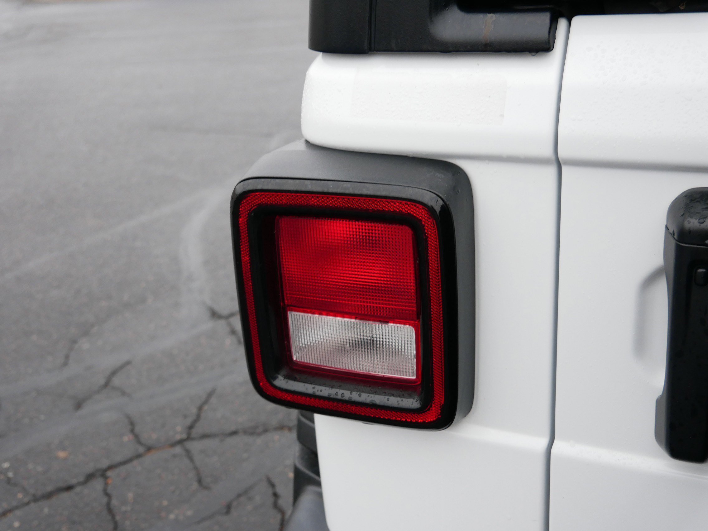 Used 2022 Jeep Wrangler Unlimited Sport image 17