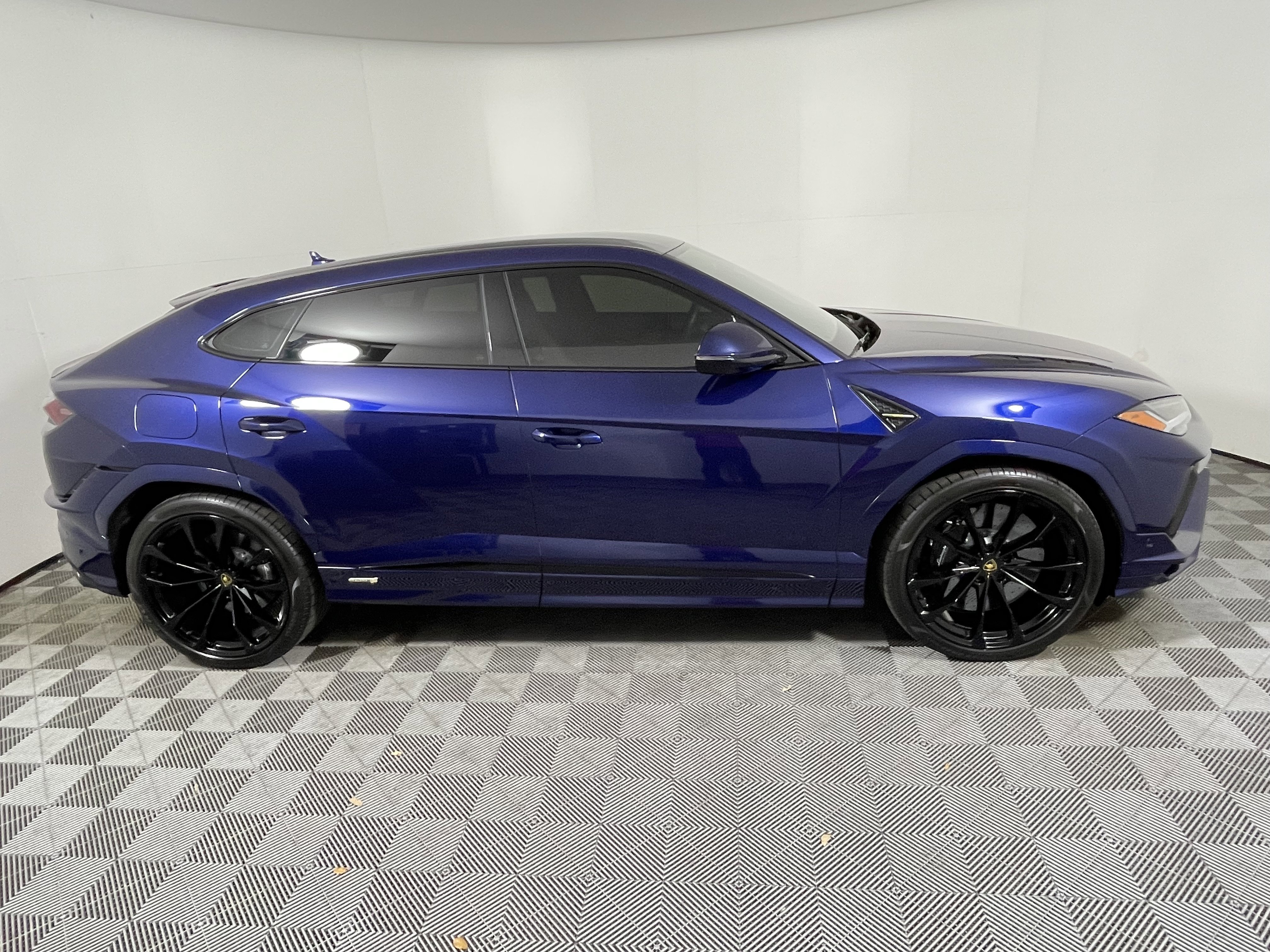 Used 2024 Lamborghini Urus S image 6