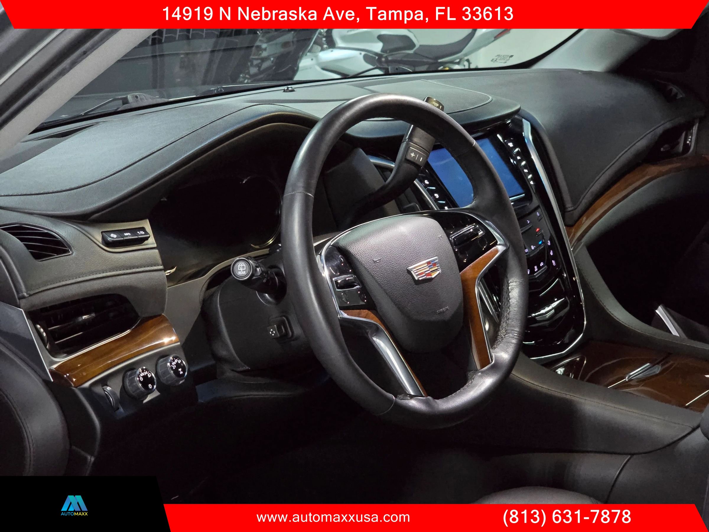 Used 2019 Cadillac Escalade Luxury w/ Escalade Sport Edition image 17