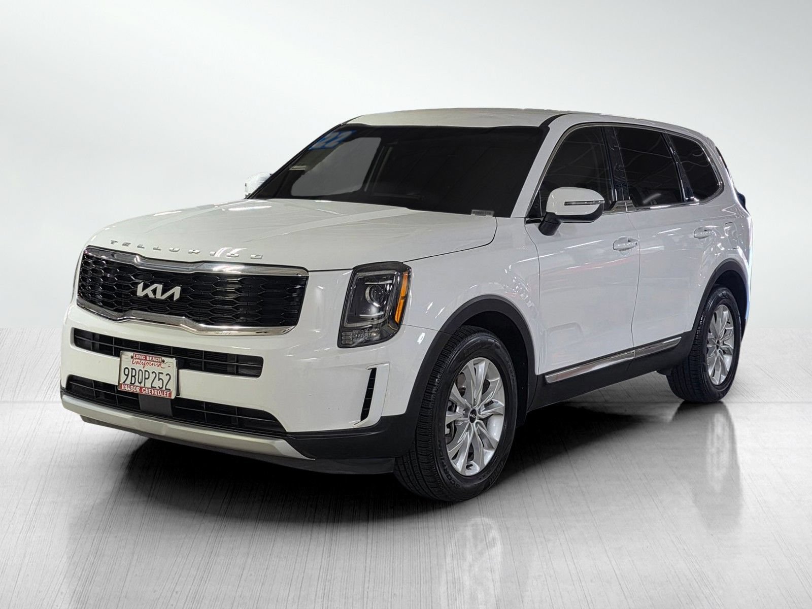 Used 2022 Kia Telluride LX AWD/4WD image 3