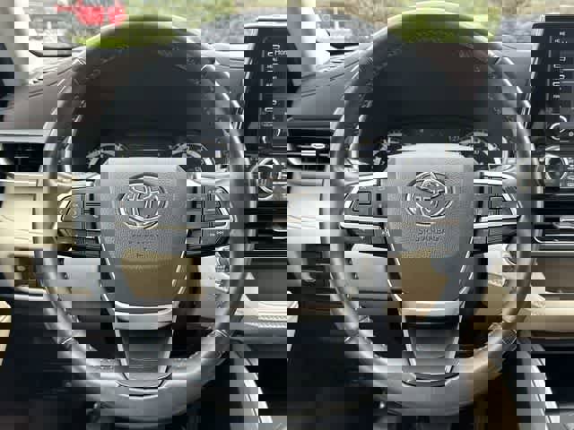 Used 2022 Toyota Highlander XLE image 8