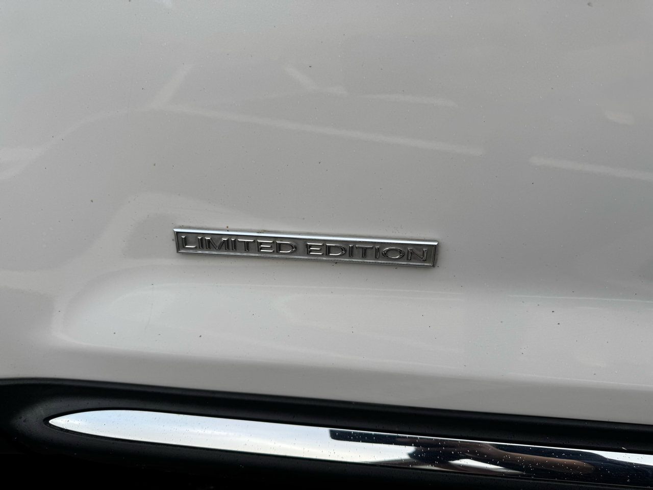 Used 2011 Lincoln MKX AWD w/ 102A Rapid Spec Order Code image 17