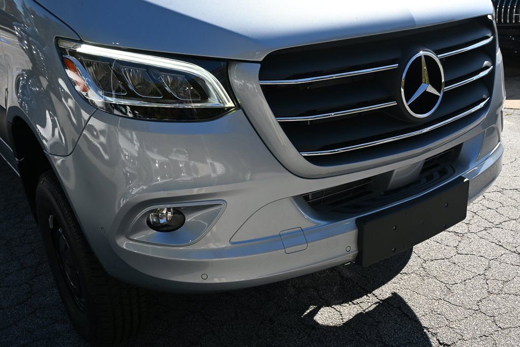 Used 2025 Mercedes-Benz Sprinter 2500 image 31