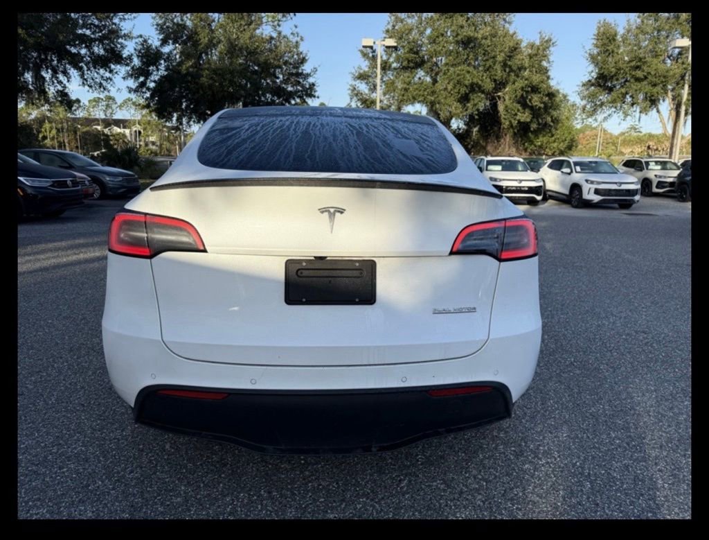 Used 2022 Tesla Model Y Performance image 9