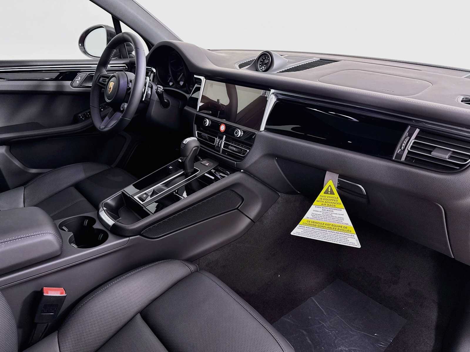 New 2026 Porsche Macan Turbo AWD/4WD image 30