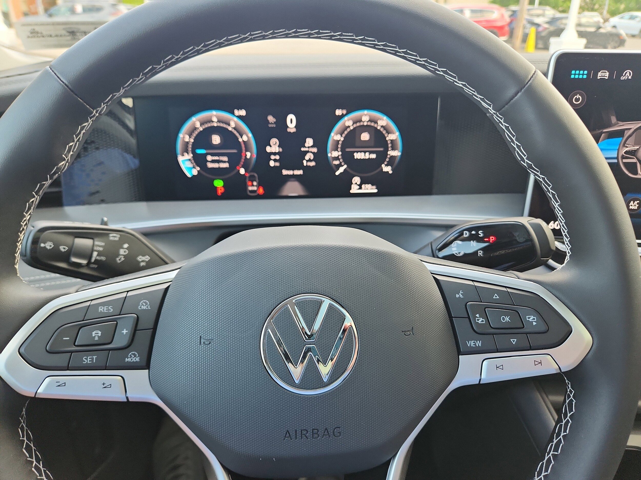 New 2026 Volkswagen Tiguan SE FWD image 17