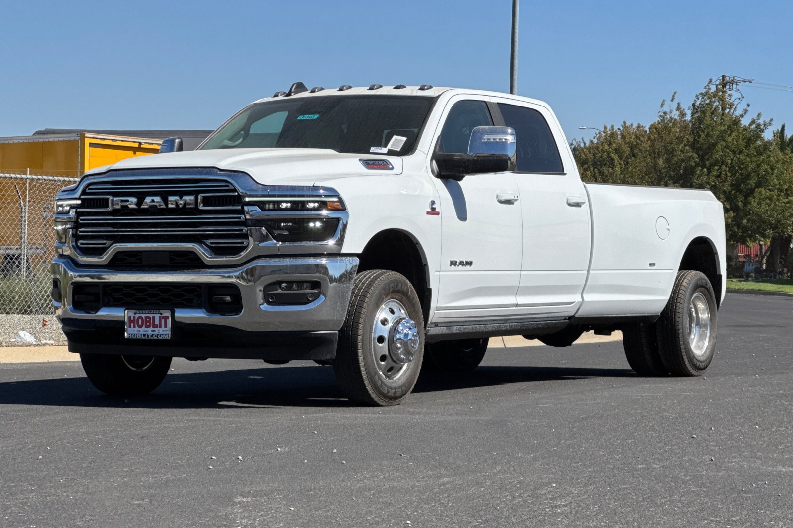 New 2027 RAM 3500 Laramie AWD/4WD image 7