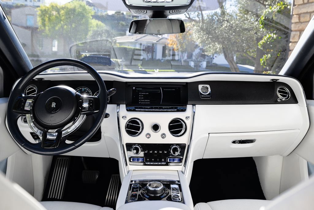 Used 2020 Rolls-Royce Cullinan image 14