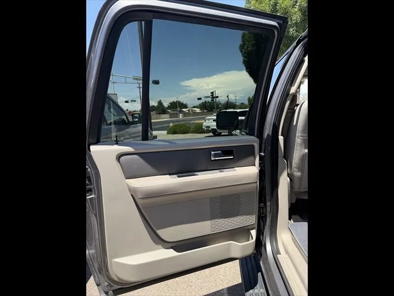Used 2011 Ford Expedition EL XLT RWD image 16