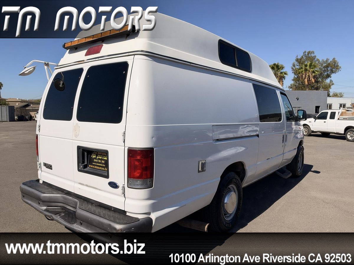 Used 2004 Ford E-350 and Econoline 350 Extended Super Duty RWD image 17