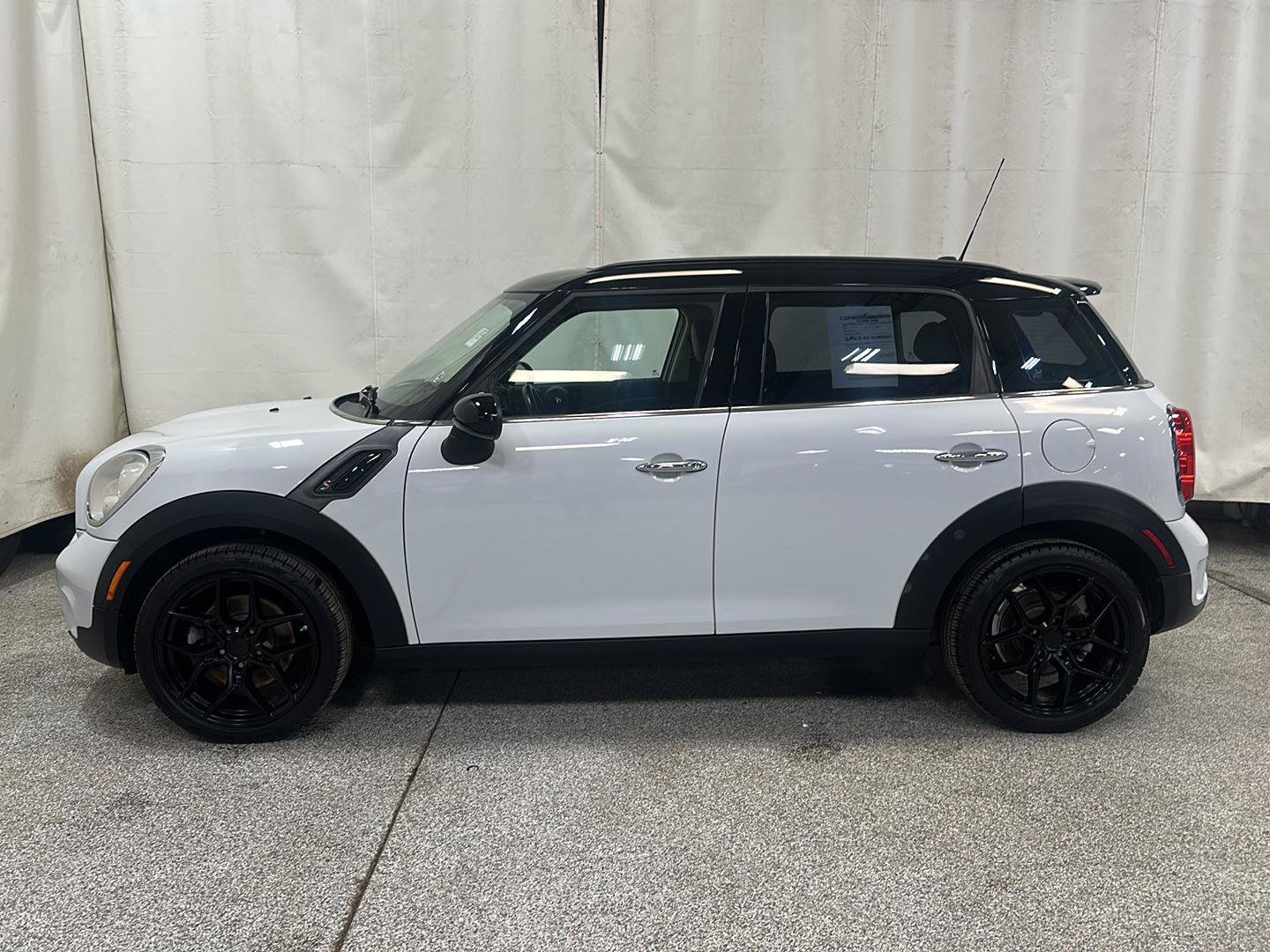 Used 2014 MINI Cooper Countryman S AWD/4WD image 2