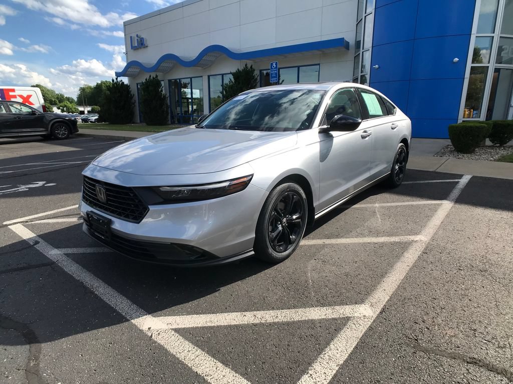 Certified 2025 Honda Accord SE image 3