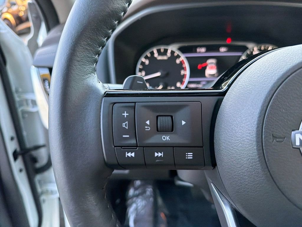 Used 2023 Nissan Rogue SL w/ SL Premium Package image 23
