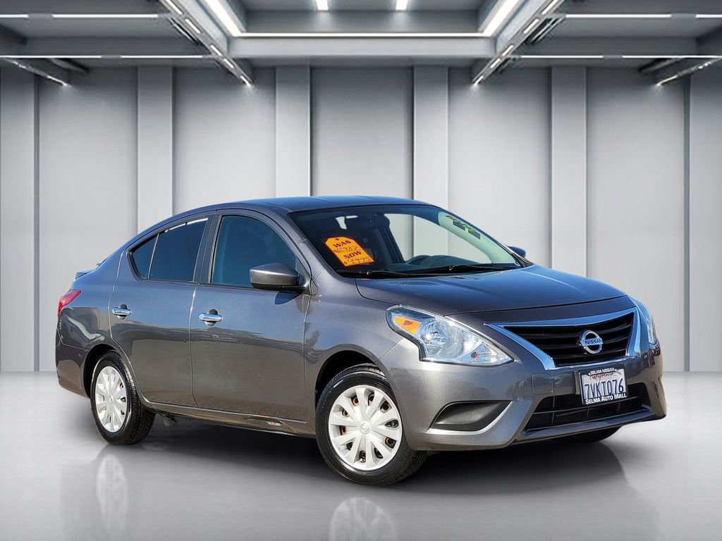 Used 2016 Nissan Versa SV image 1