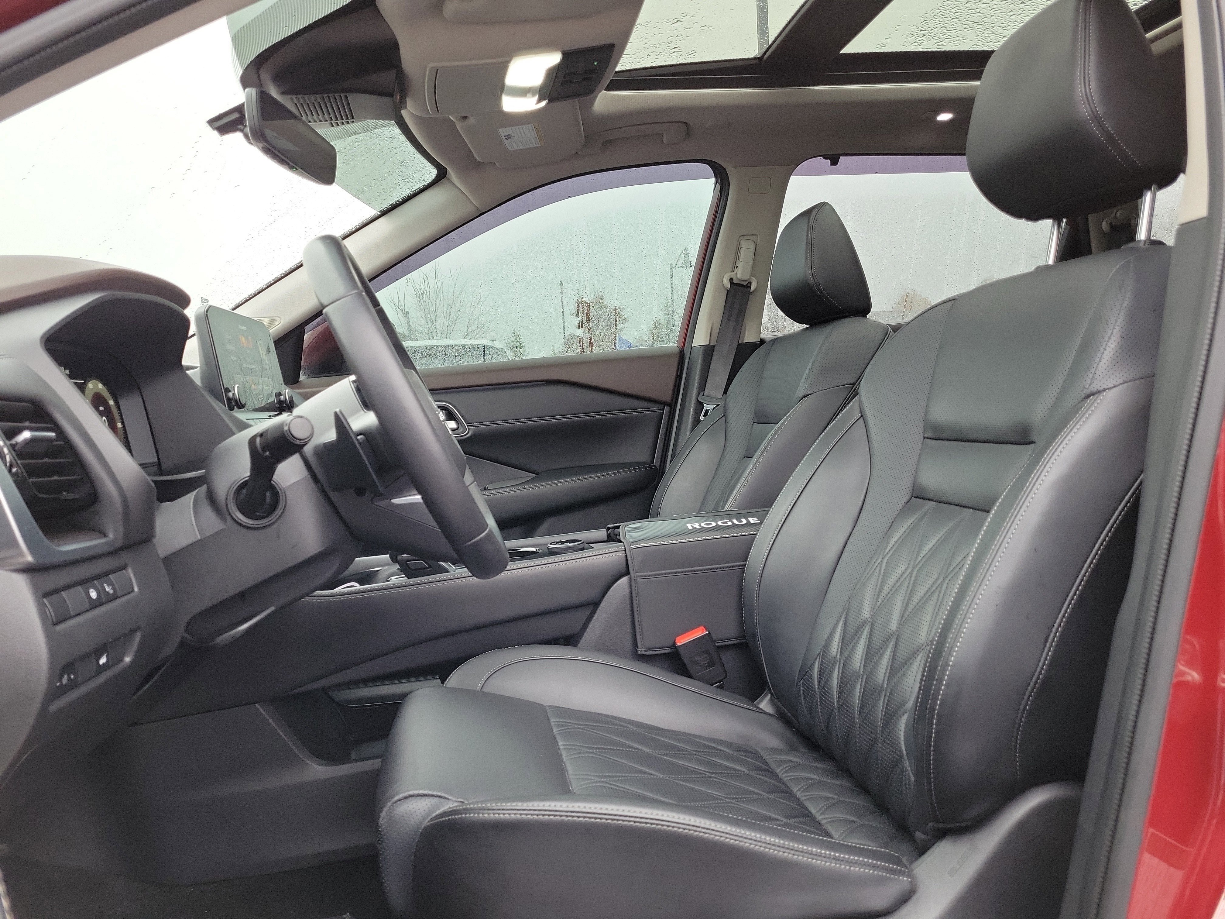 Used 2023 Nissan Rogue Platinum w/ Platinum Premium Package image 18