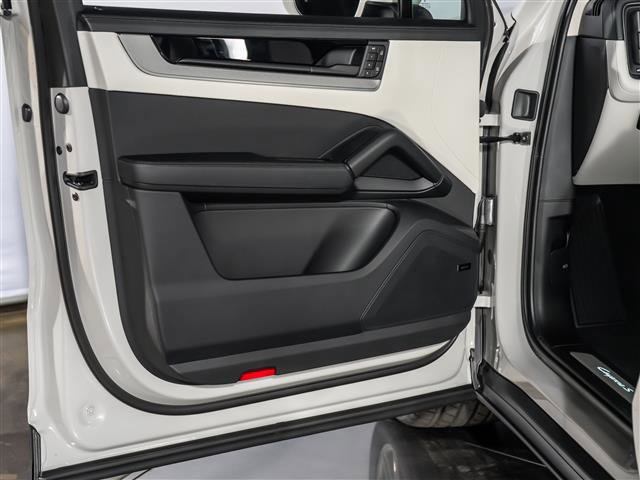 New 2026 Porsche Cayenne S image 24