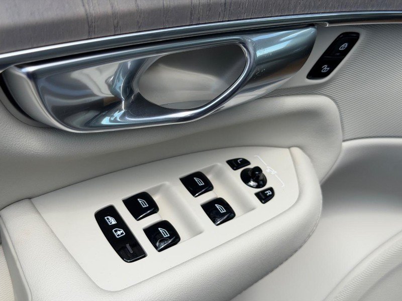 New 2026 Volvo XC90 T8 Ultra w/ Protection Package Premier AWD/4WD image 9