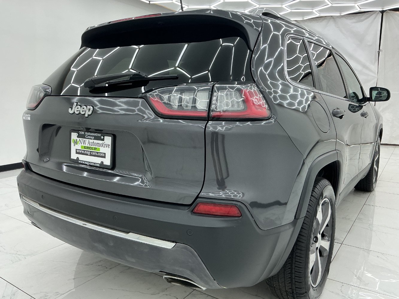 Used 2019 Jeep Cherokee Limited AWD/4WD image 8