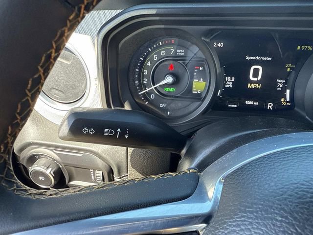 Used 2024 Jeep Wrangler Unlimited Sahara w/ Technology Group AWD/4WD image 37