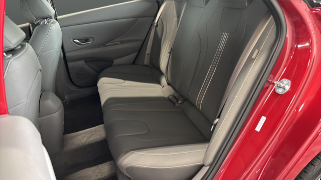 Certified 2025 Hyundai Elantra Sport FWD image 23
