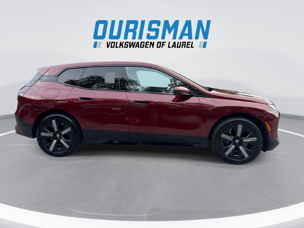 Used 2024 BMW iX xDrive50 w/ Sport Package AWD/4WD image 9