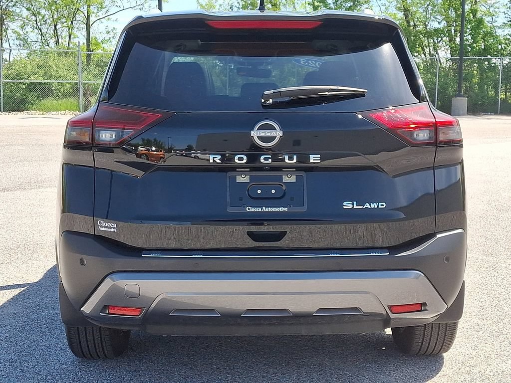 Used 2023 Nissan Rogue SL AWD/4WD image 5