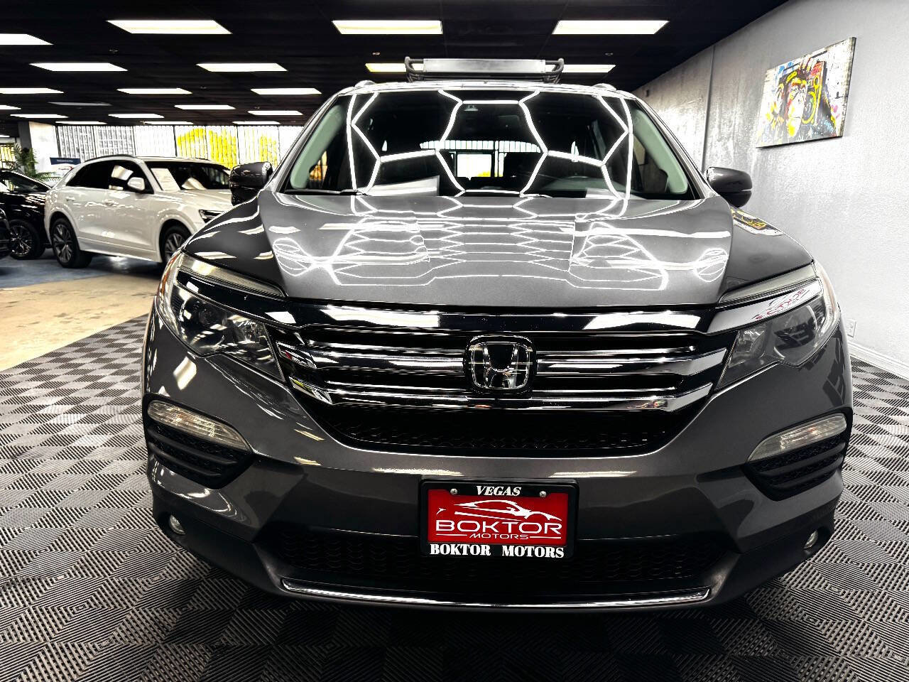 Used 2017 Honda Pilot Touring image 4