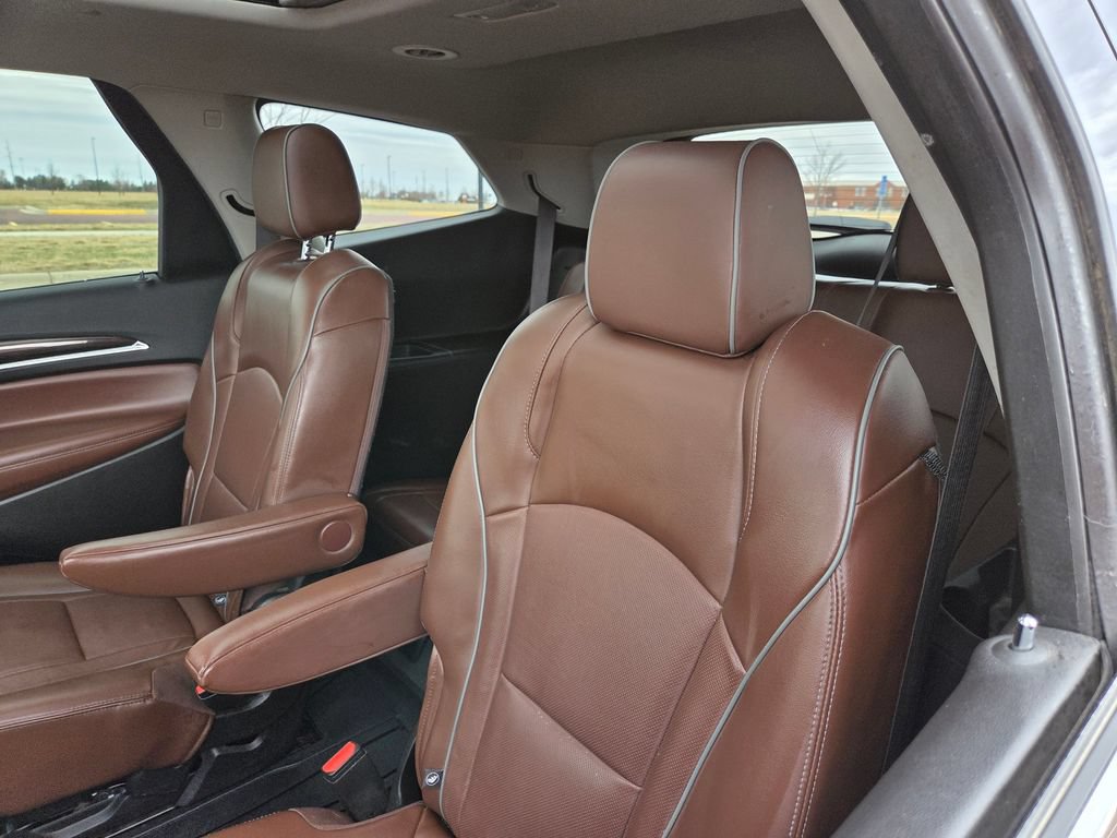 Used 2021 Buick Enclave Avenir w/ Avenir Technology Package AWD/4WD image 44