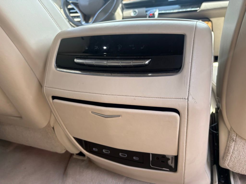 Used 2021 Cadillac Escalade Premium Luxury Platinum image 16