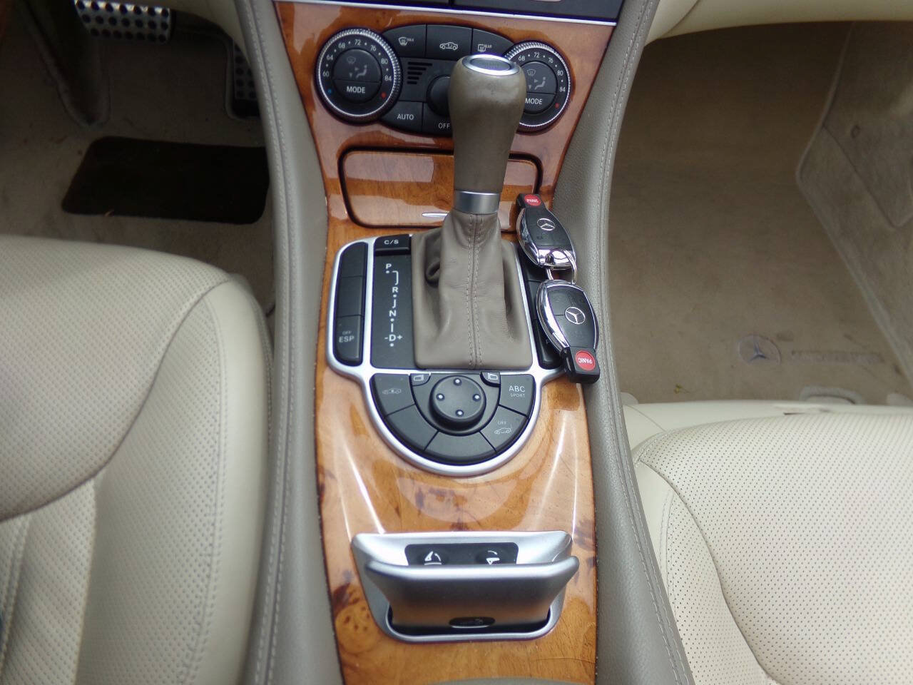 Used 2009 Mercedes-Benz SL 550 image 35