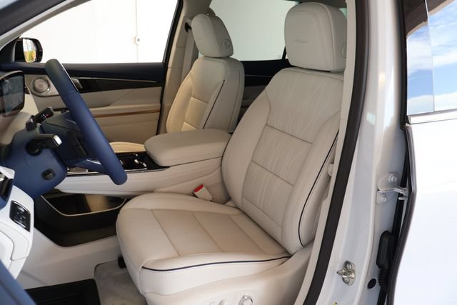 New 2026 Buick Enclave Avenir w/ Super Cruise Package AWD/4WD image 14