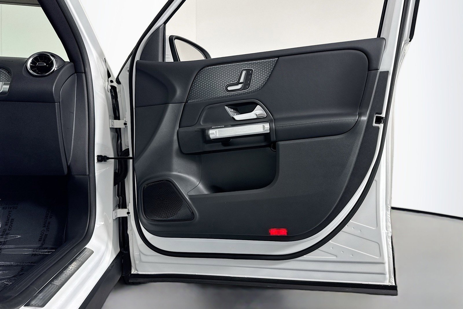 New 2026 Mercedes-Benz GLB 250 image 24