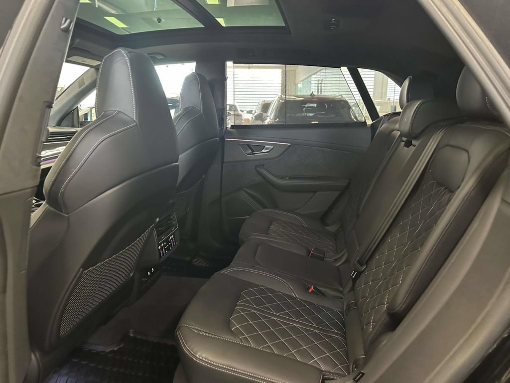 Used 2024 Audi SQ8 Prestige AWD/4WD image 14