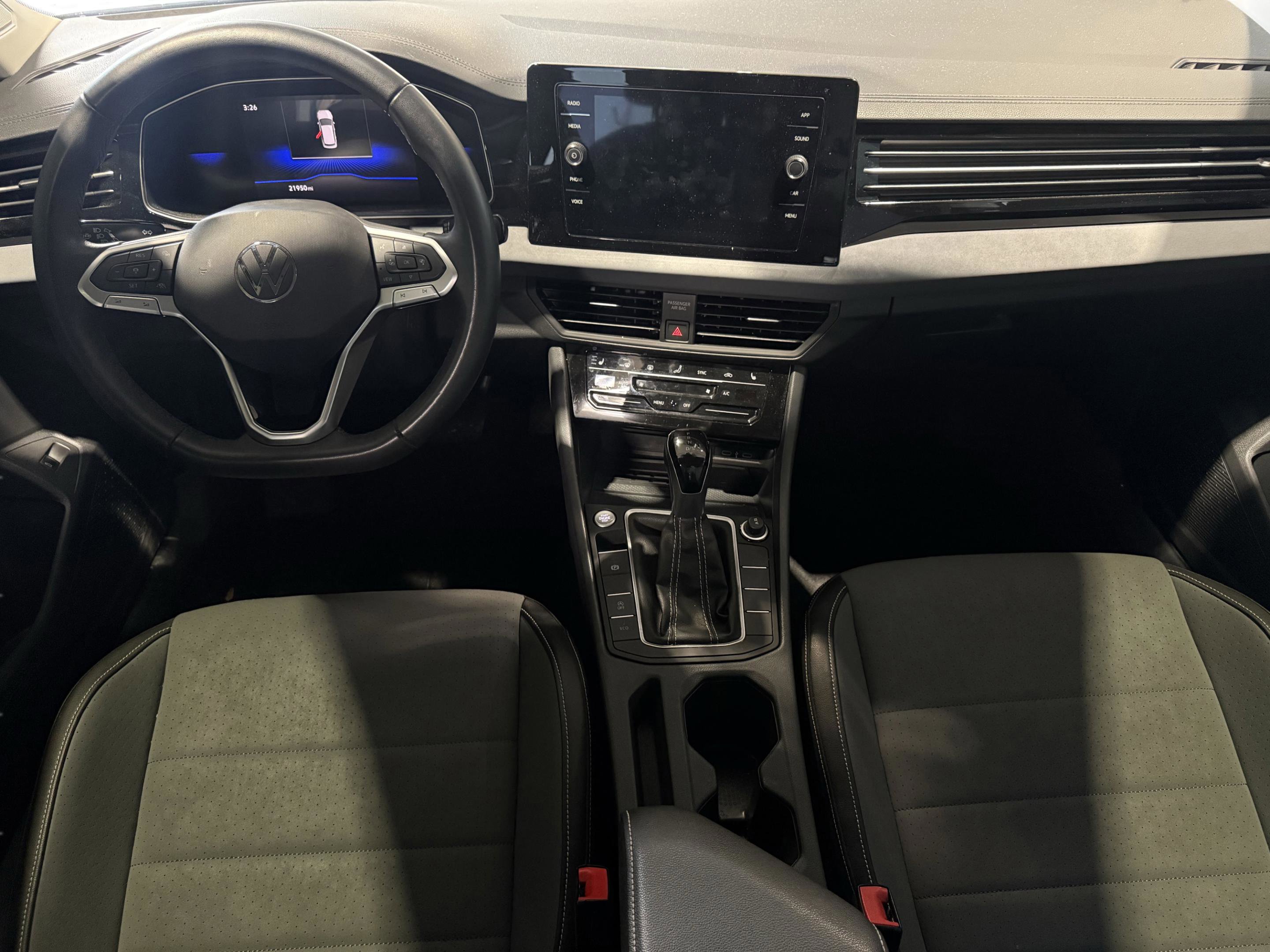 Used 2025 Volkswagen Jetta SE image 9