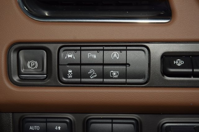 Used 2023 Chevrolet Suburban High Country w/ Premium Package image 35