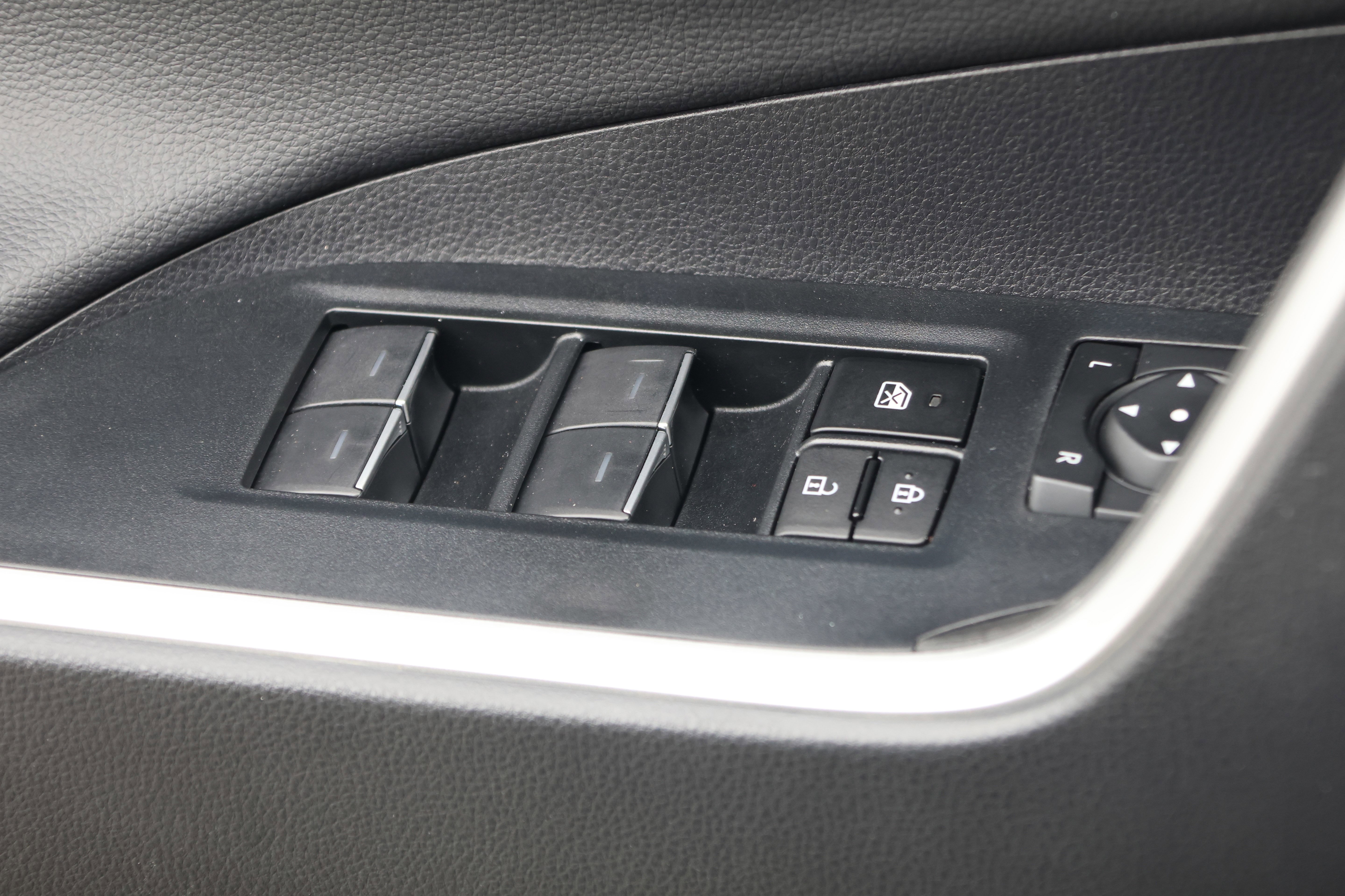 Used 2023 Toyota RAV4 Limited image 14