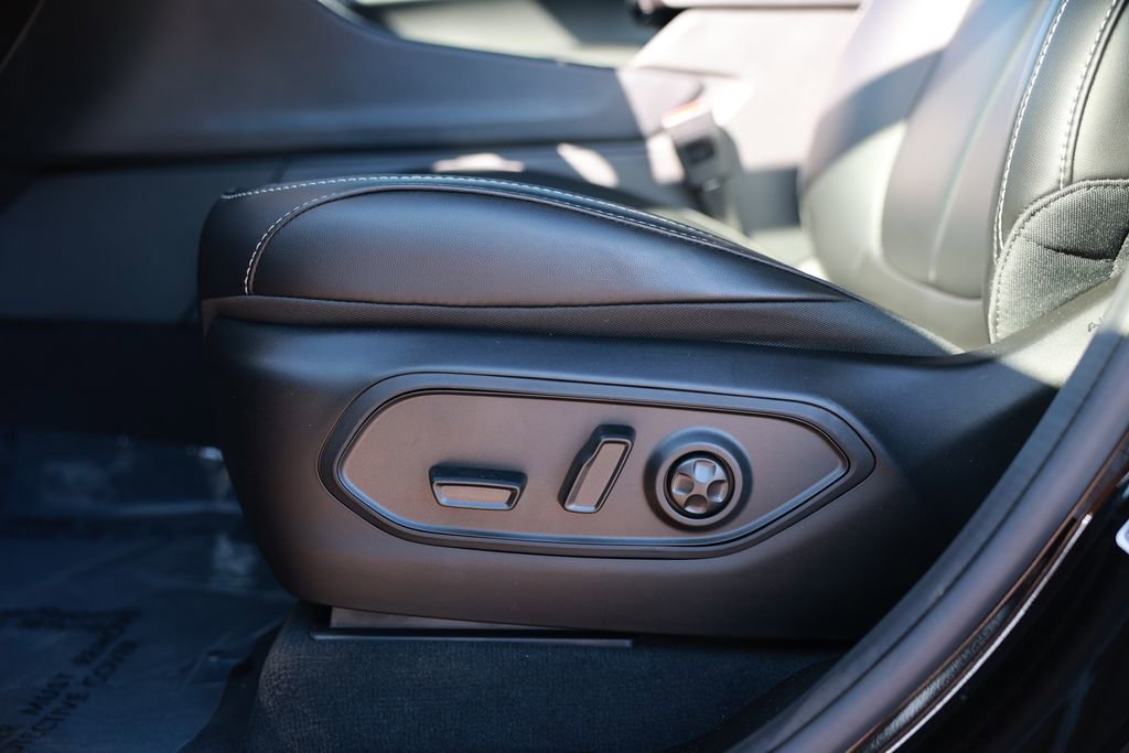 New 2025 Jeep Grand Cherokee Limited w/ Black Appearance Package image 14