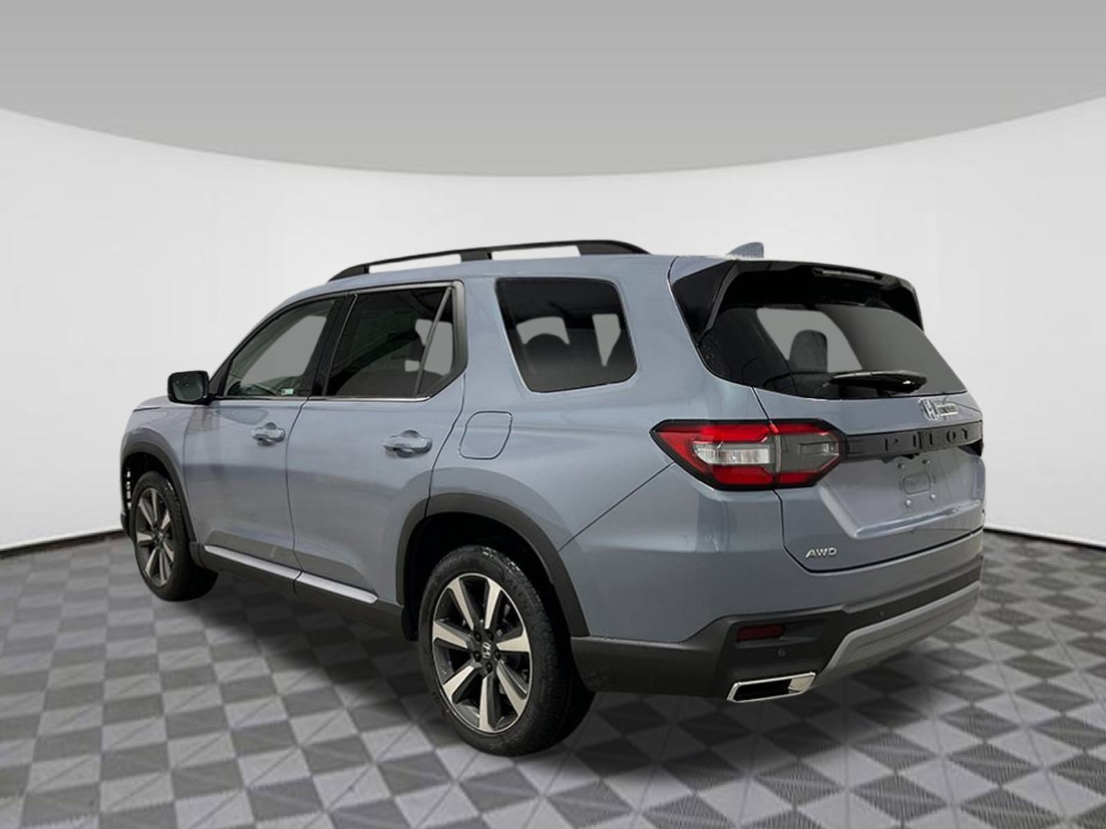New 2025 Honda Pilot Touring image 3