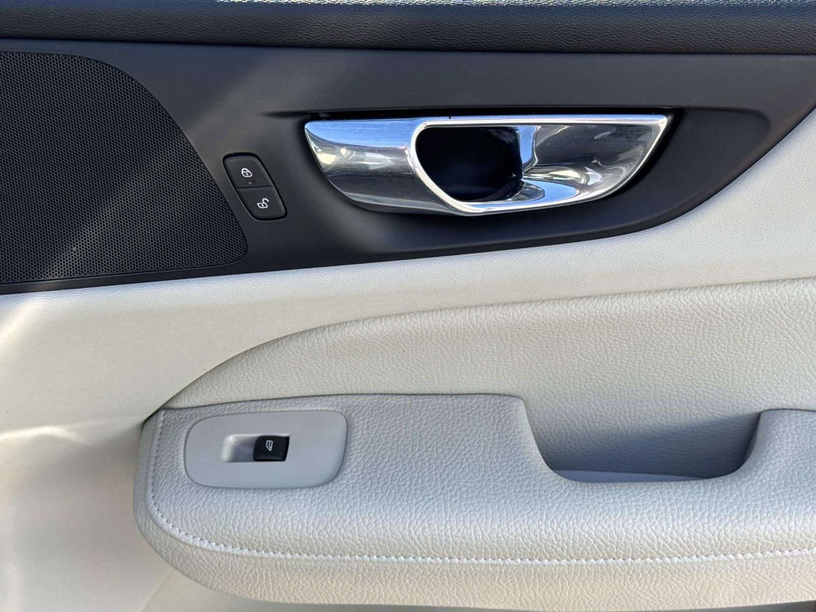 Used 2022 Volvo S60 B5 Inscription FWD image 14