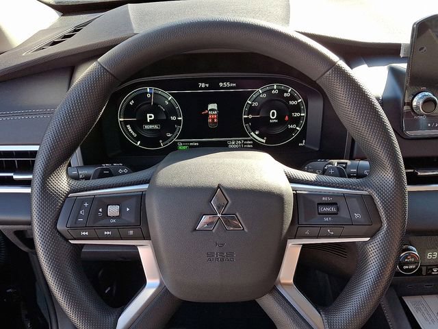 New 2025 Mitsubishi Outlander ES image 13