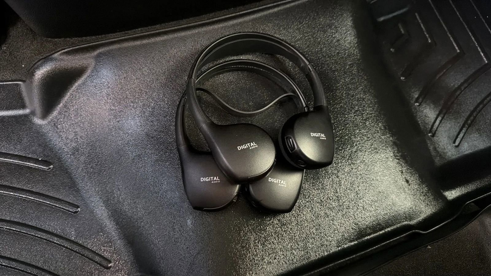 Used 2018 GMC Yukon SLT w/ Premium Edition image 15