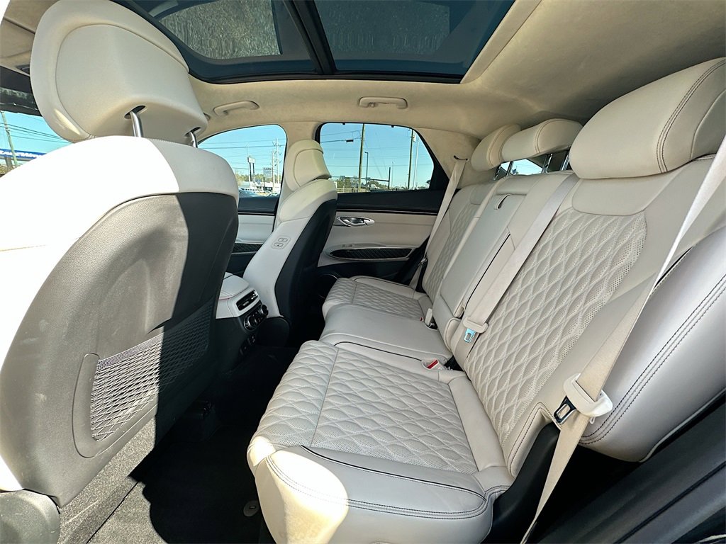 Used 2022 Genesis GV70 3.5T Sport w/ Sport Prestige Package image 17